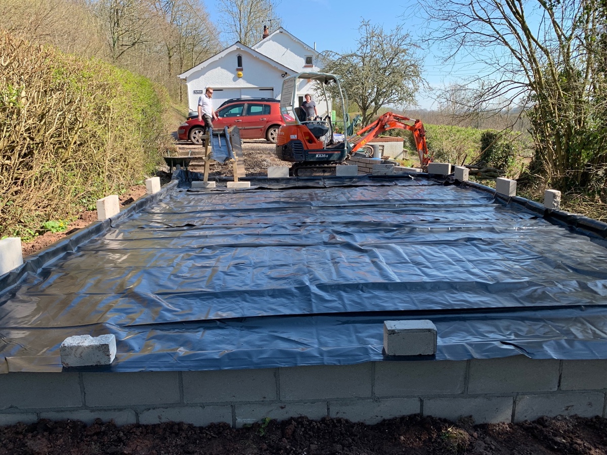 983: Click here for full sized Garage building damp proof membrane image and more information Garage building damp proof membraneImage with link to high resolution version