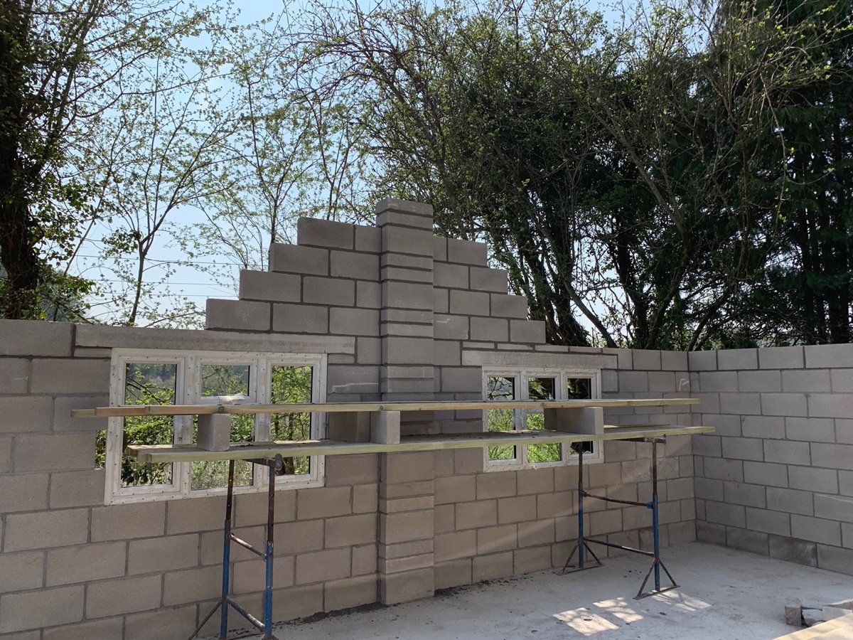 984: Click here for full sized Garage building block work and windows image and more information Garage building block work and windowsImage with link to high resolution version