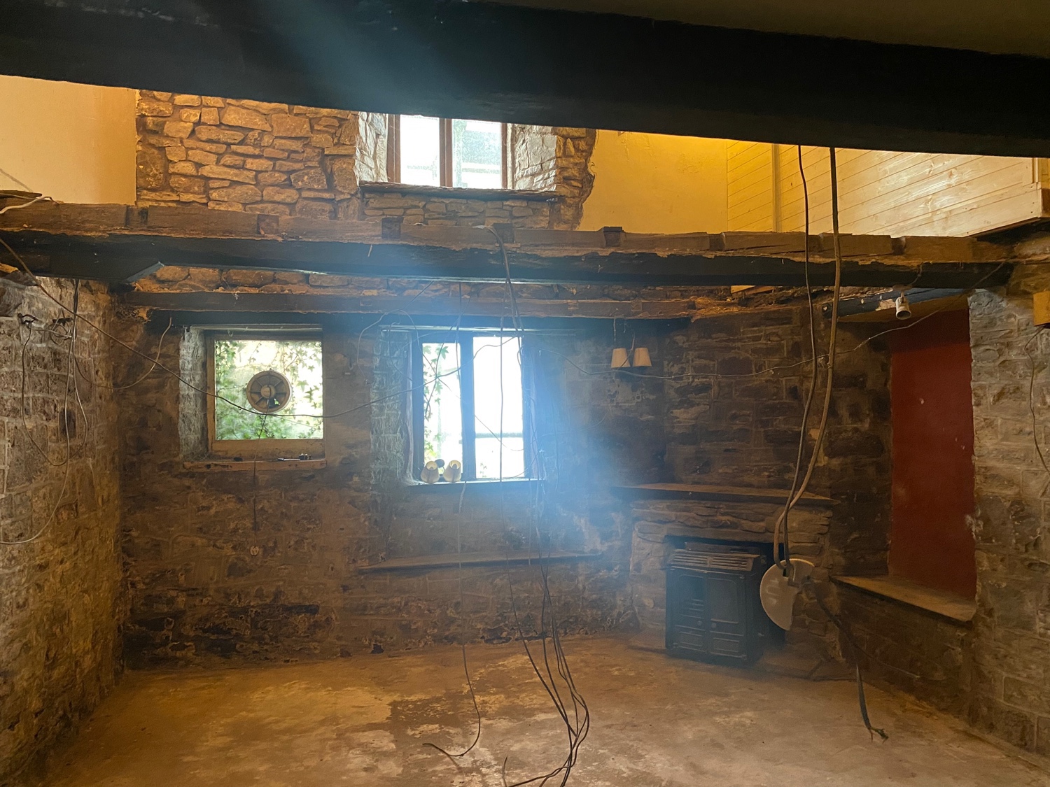 991: Click here for full sized Revealed timber floor joists image and more information Revealed timber floor joistsImage with link to high resolution version