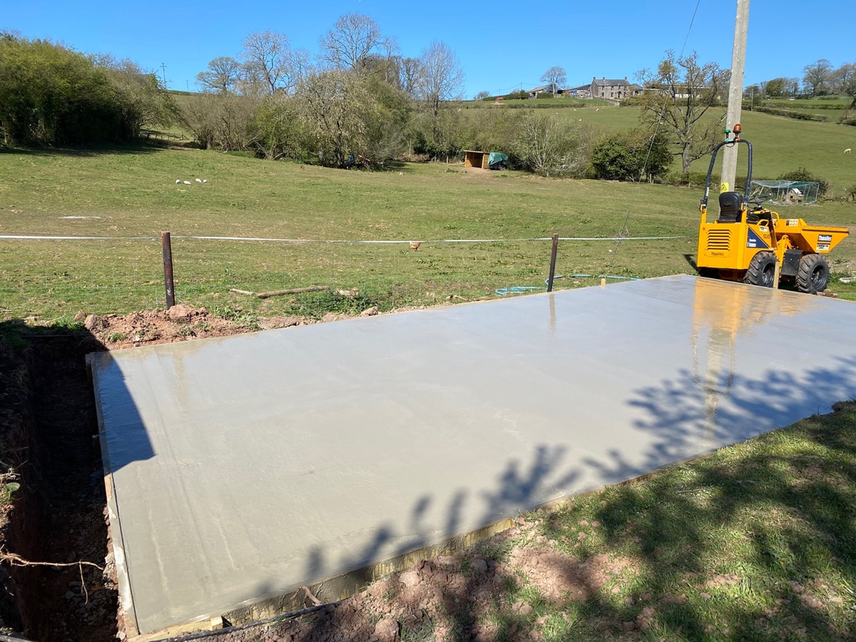 1012: Click here for full sized Concrete slab groundworks image and more information Concrete slab groundworksImage with link to high resolution version