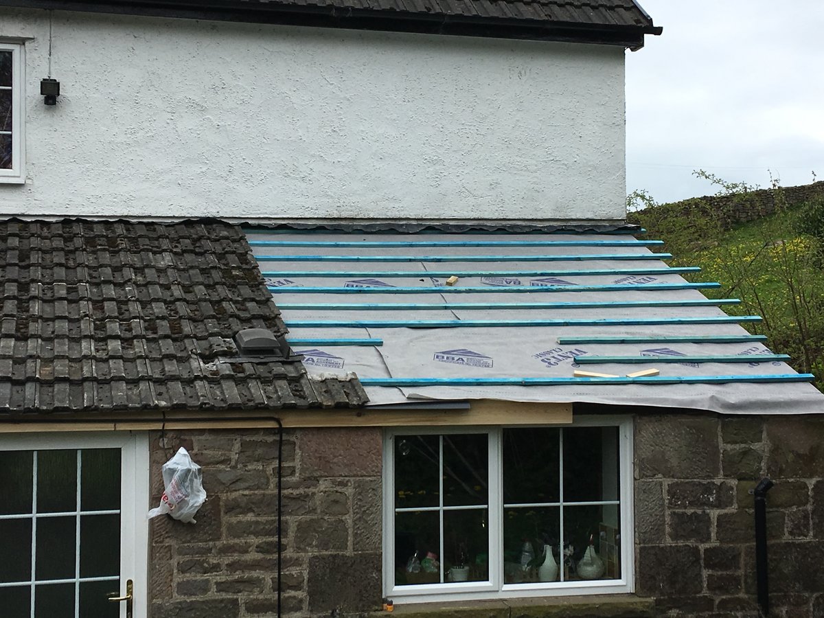 Click here to view the image of new roofing felt and battens velux window cleddon at higher resolution. An image of new roofing felt and battens velux window cleddon goes here.